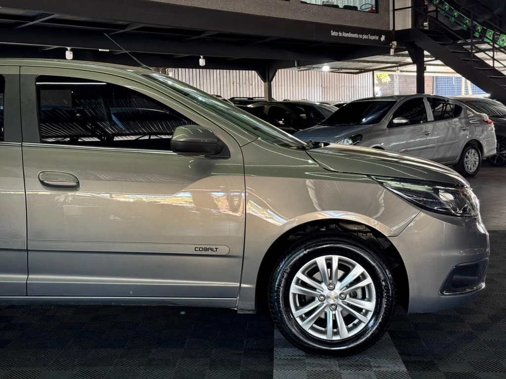 Chevrolet Cobalt Bege
