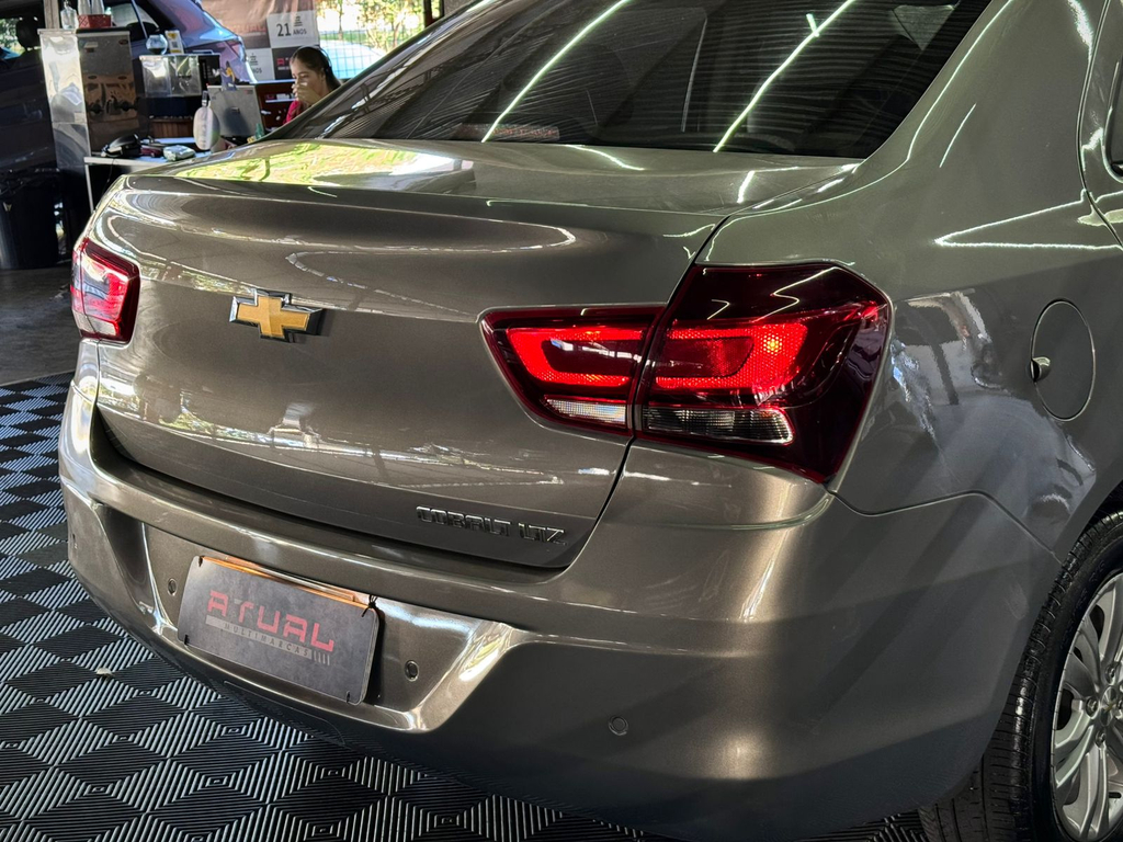 Chevrolet Cobalt Bege
