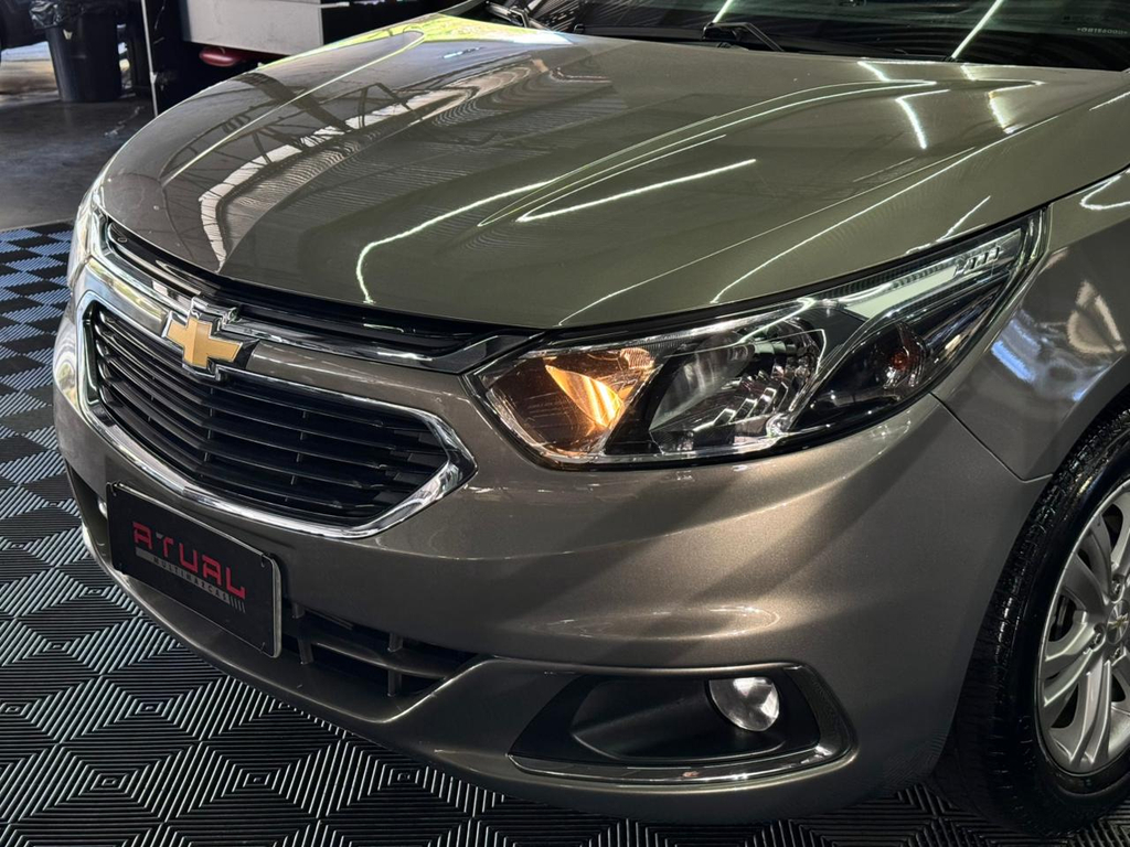 Chevrolet Cobalt Bege