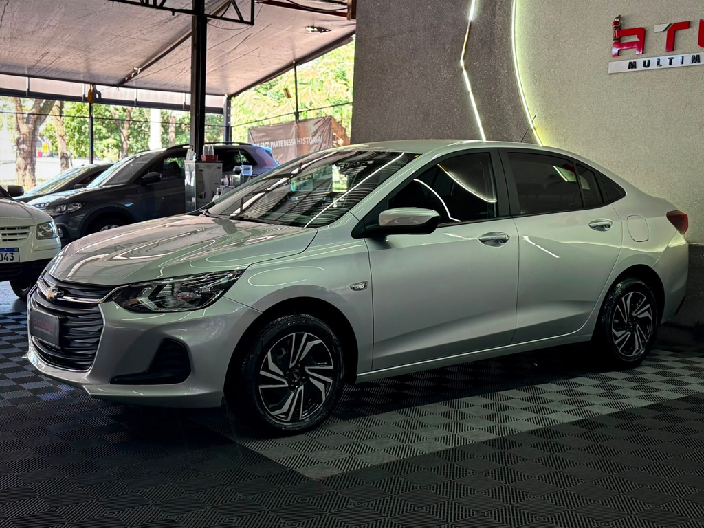 Chevrolet Onix Sedan Prata
