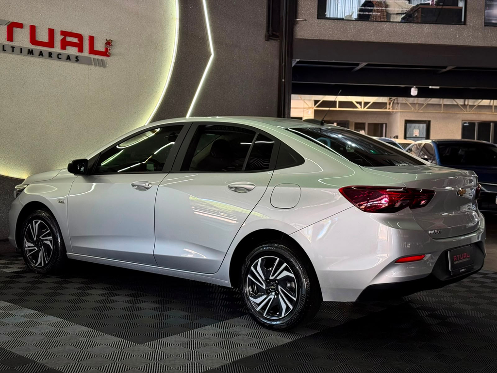 Chevrolet Onix Sedan Prata