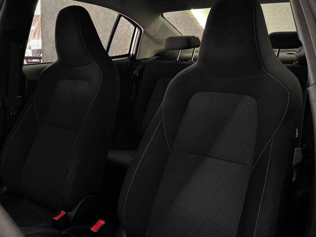 Chevrolet Onix Sedan Prata