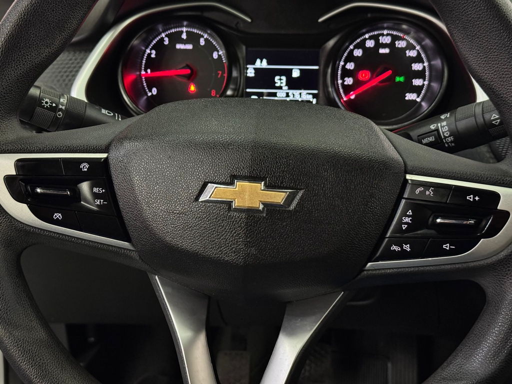 Chevrolet Onix Sedan Prata