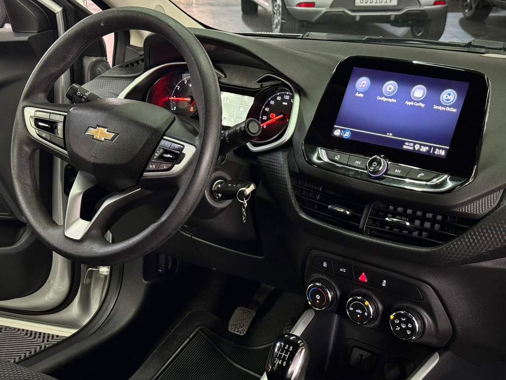 Chevrolet Onix Sedan Prata