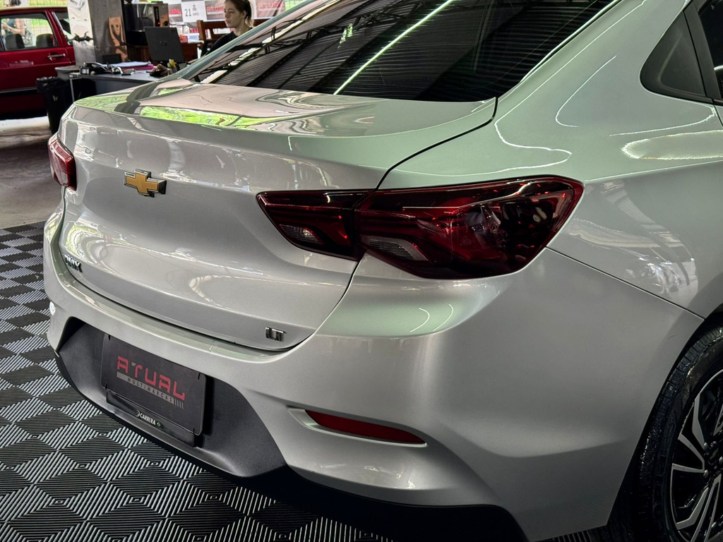 Chevrolet Onix Sedan Prata