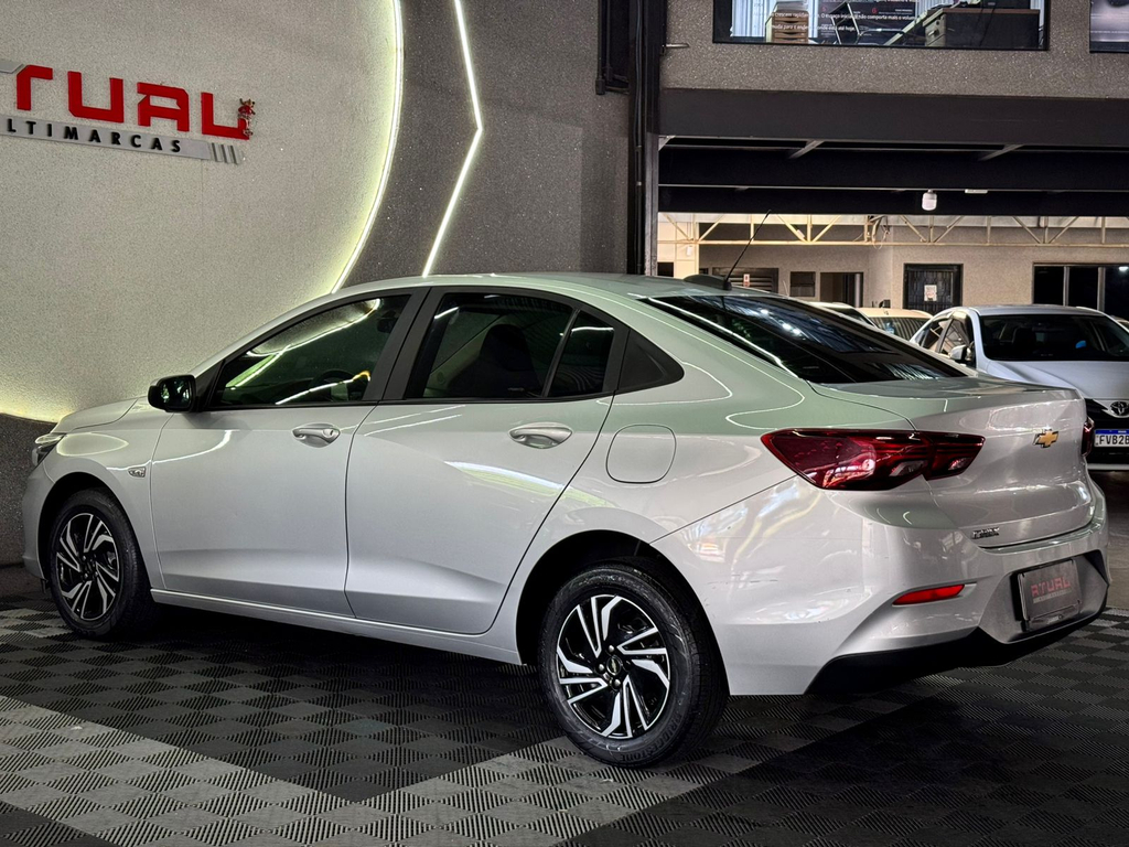 Chevrolet Onix Sedan Prata