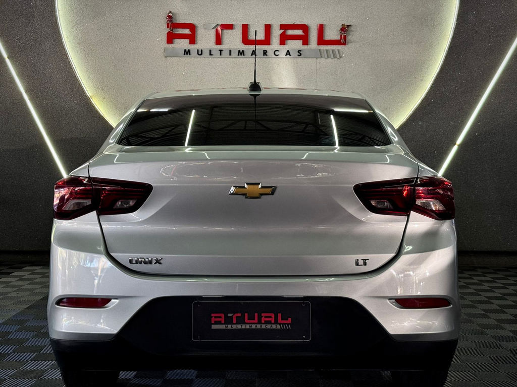 Chevrolet Onix Sedan Prata