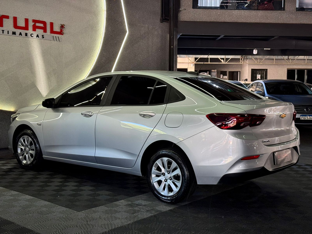 Chevrolet Onix Sedan Prata