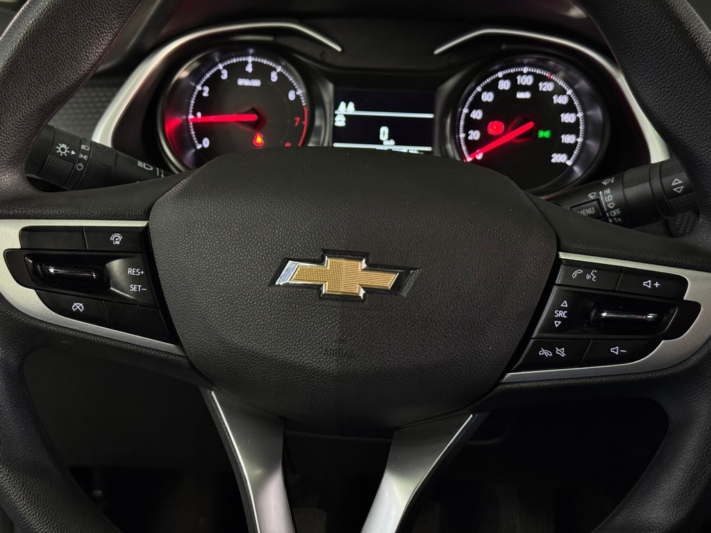 Chevrolet Onix Sedan Prata