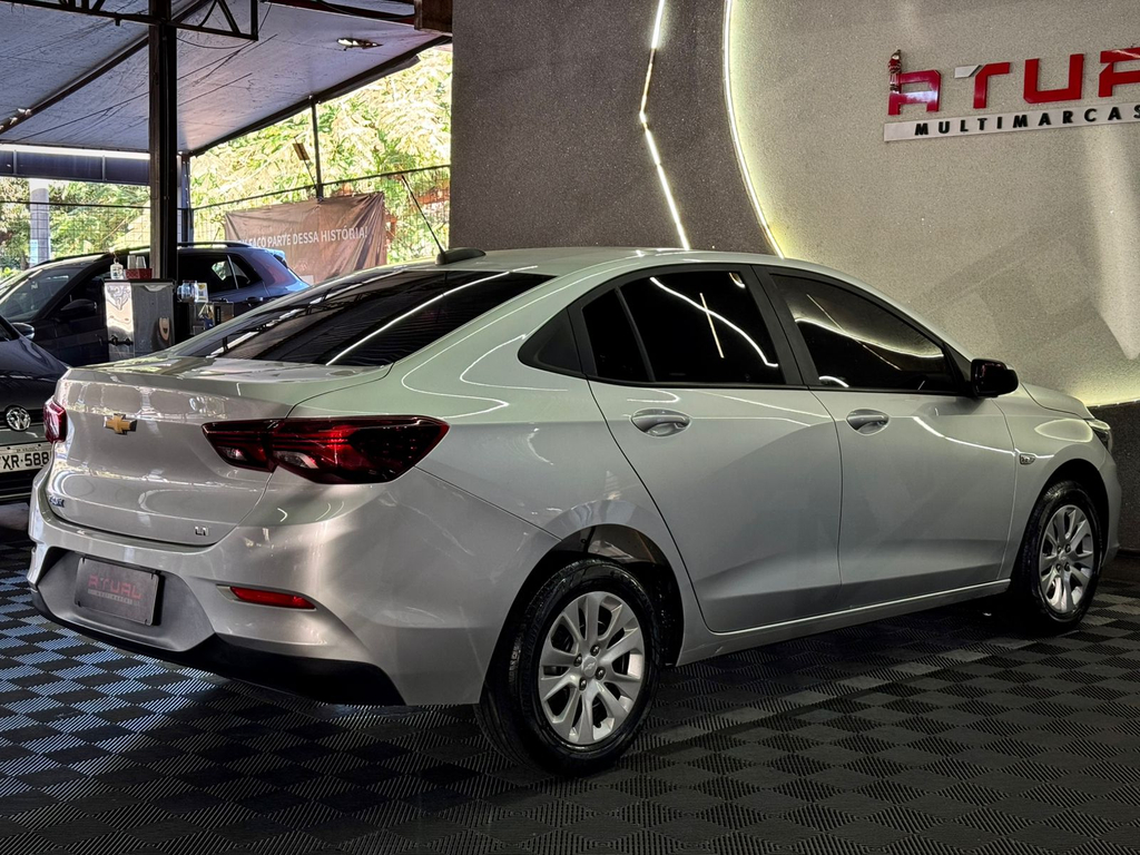 Chevrolet Onix Sedan Prata