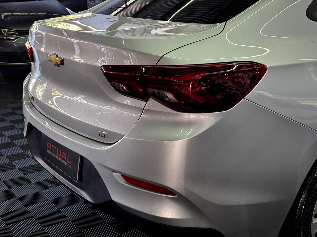 Chevrolet Onix Sedan Prata