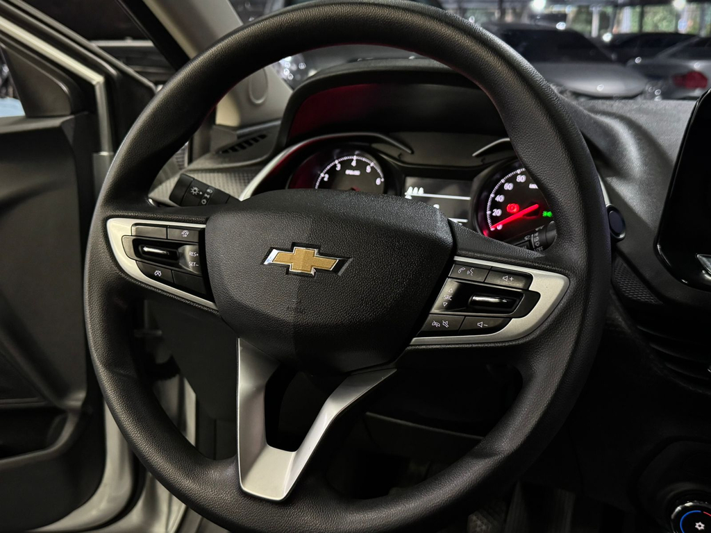 Chevrolet Onix Sedan Prata