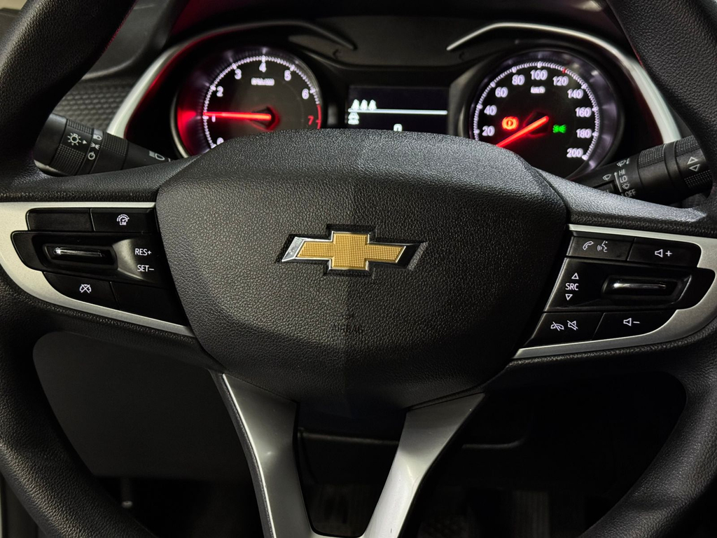 Chevrolet Onix Sedan Prata