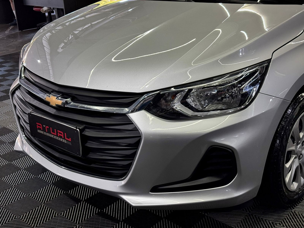 Chevrolet Onix Sedan Prata