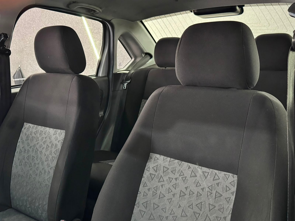Ford Fiesta Prata