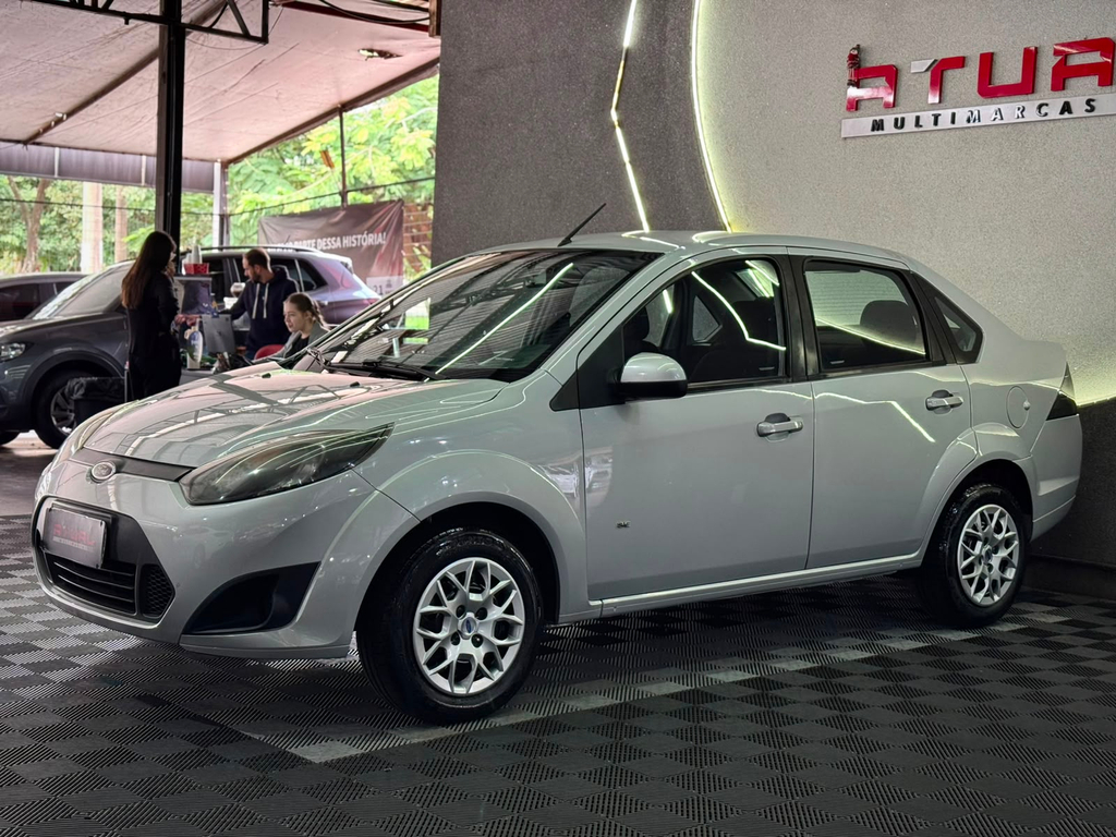 Ford Fiesta Prata