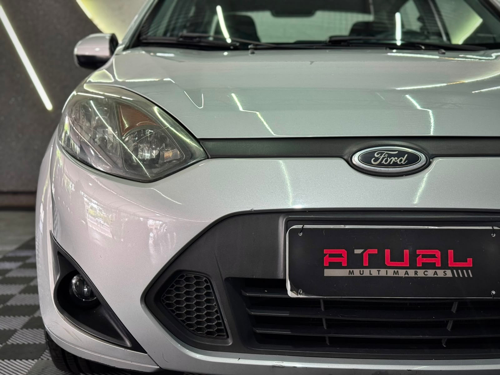 Ford Fiesta Prata