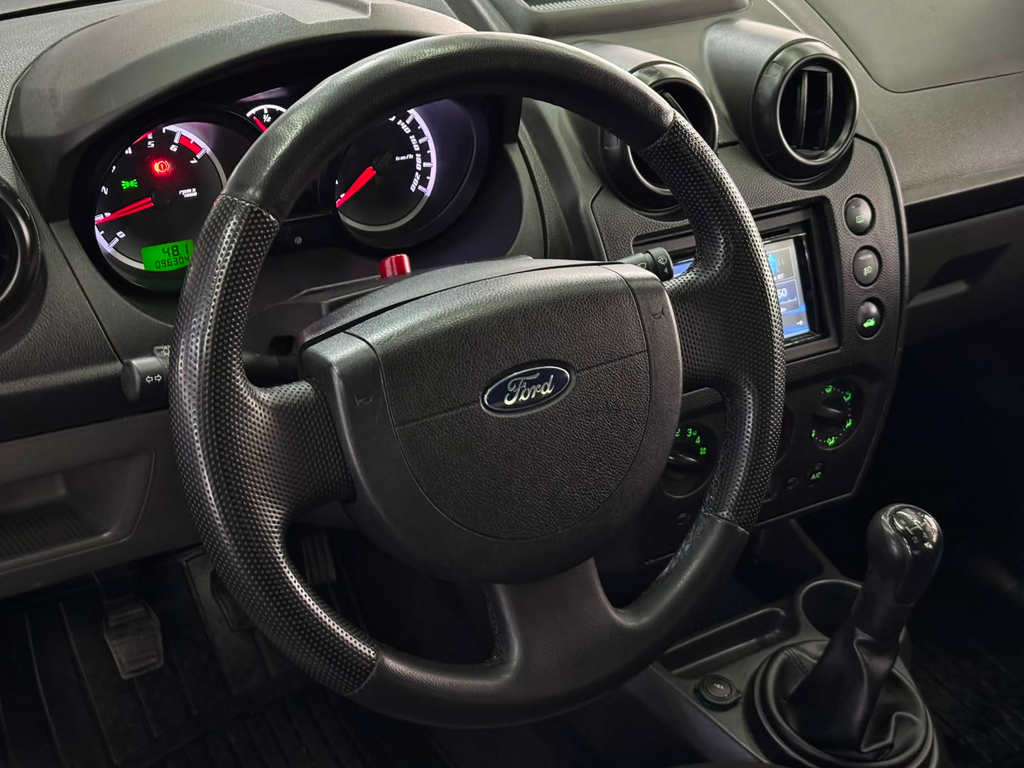 Ford Fiesta Prata