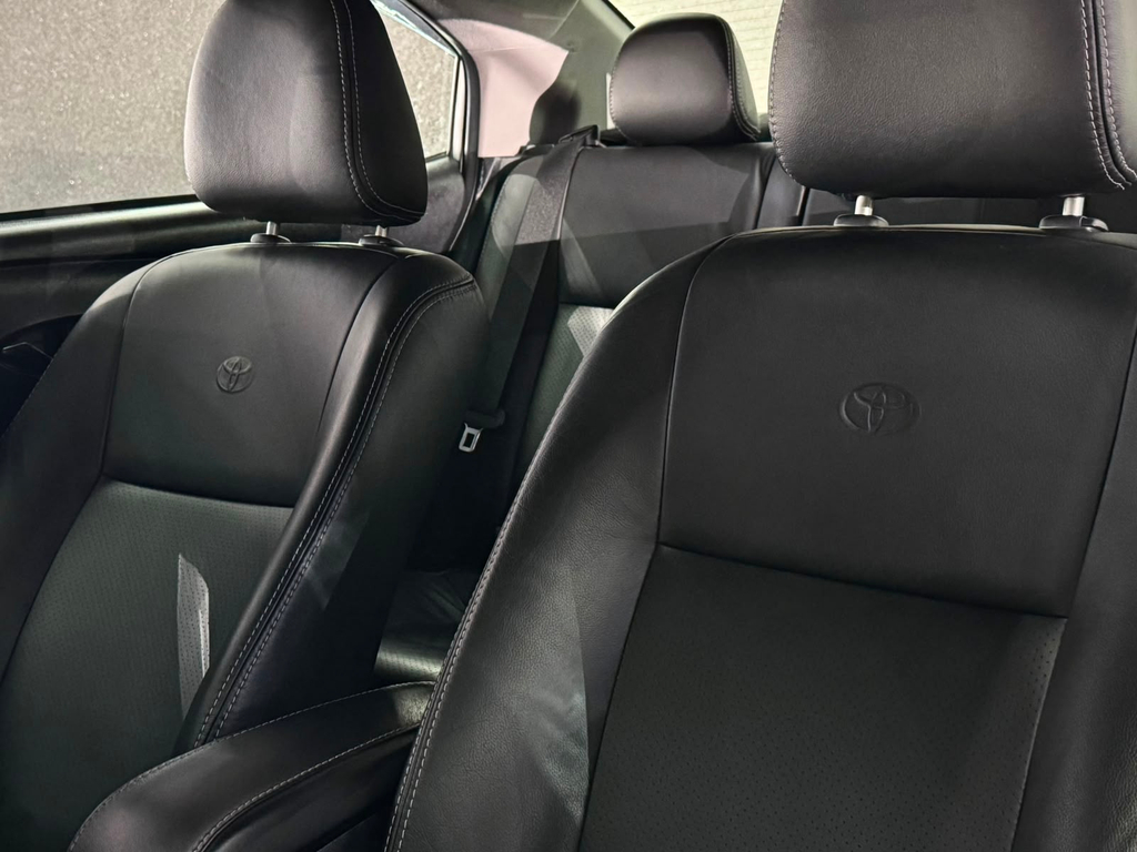 Toyota Yaris Branco