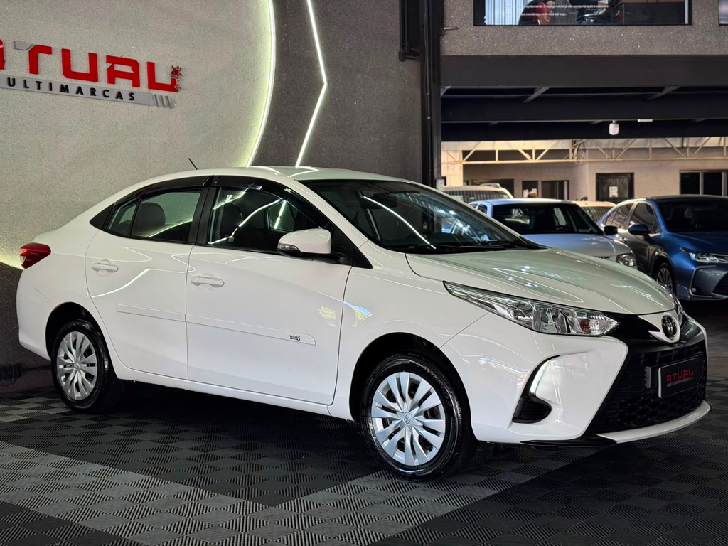 Toyota Yaris Branco