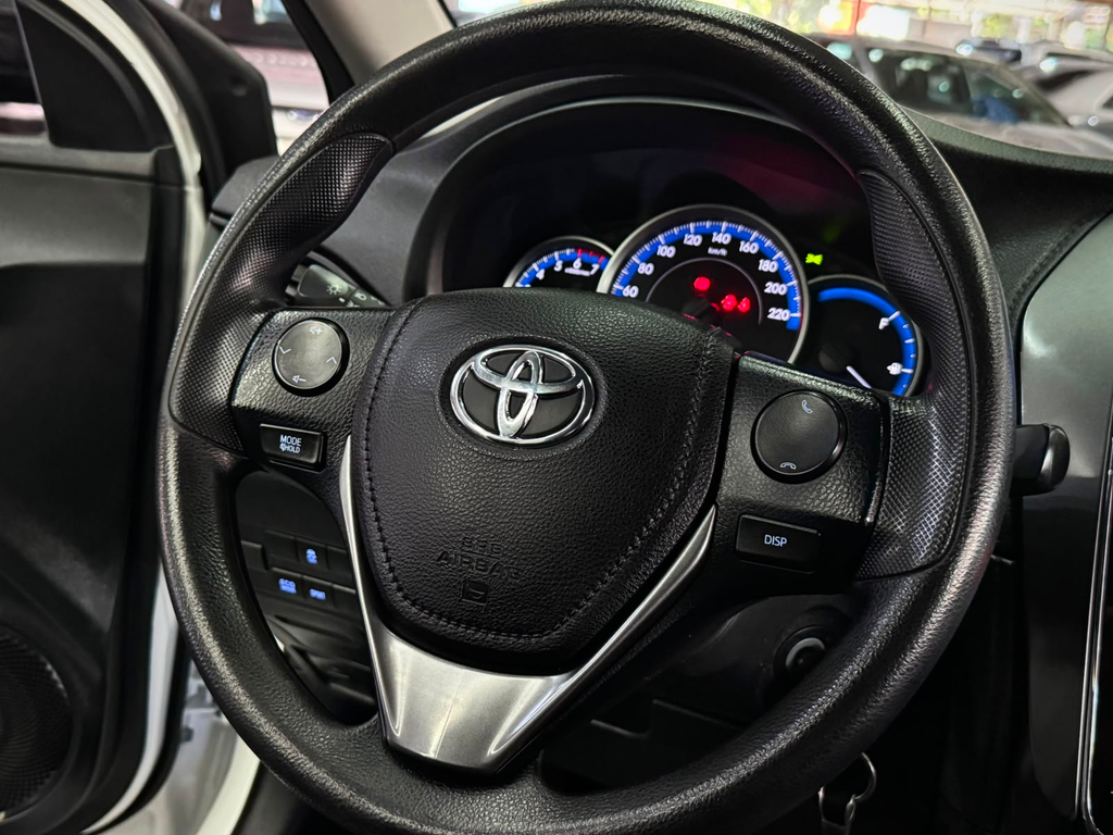 Toyota Yaris Branco