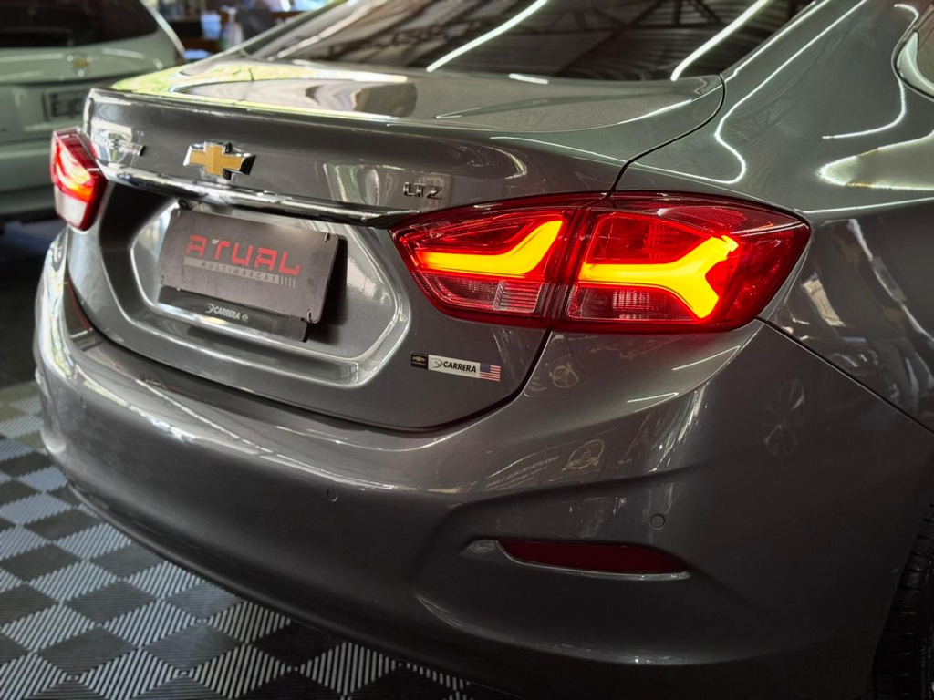 Chevrolet Cruze Sedan Cinza
