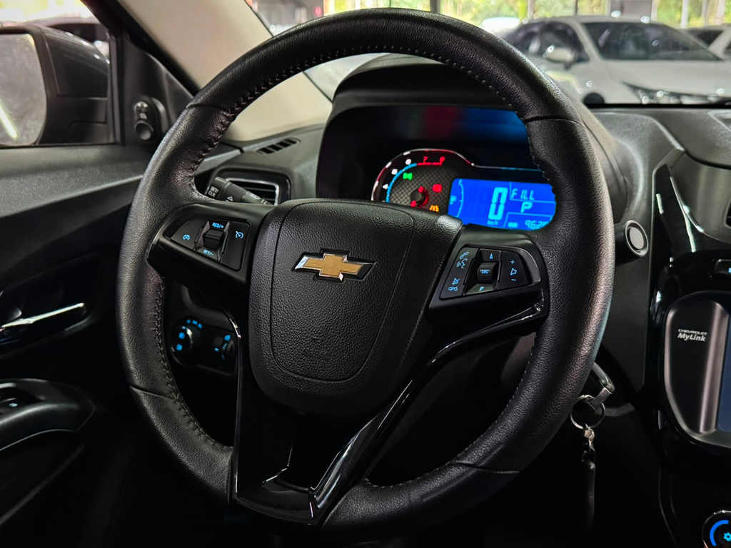 Chevrolet Cobalt Cinza