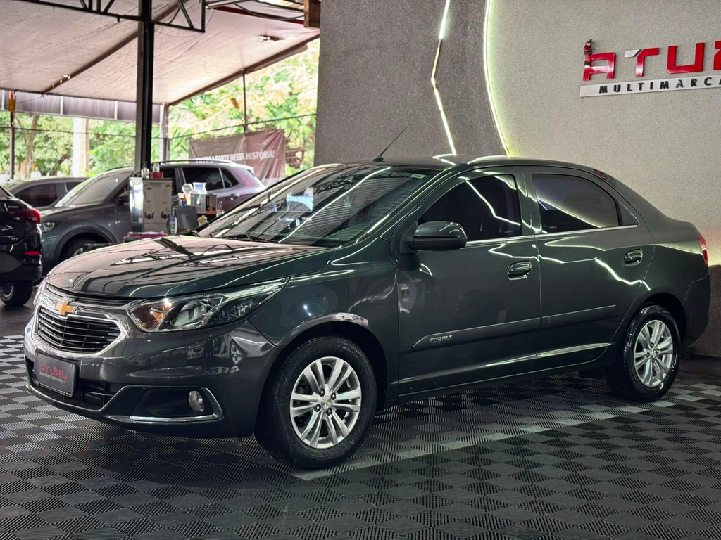 Chevrolet Cobalt Cinza