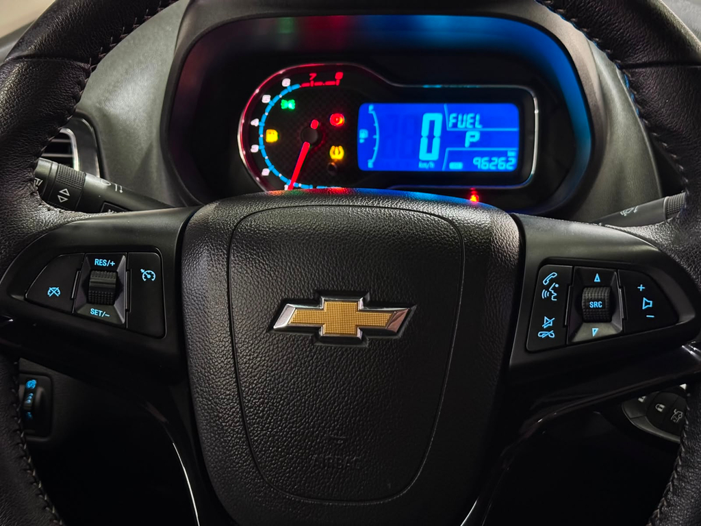 Chevrolet Cobalt Cinza