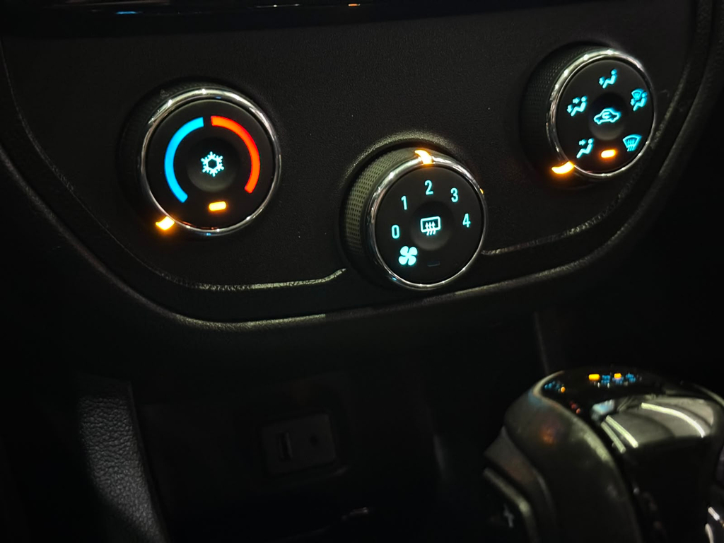 Chevrolet Cobalt Cinza