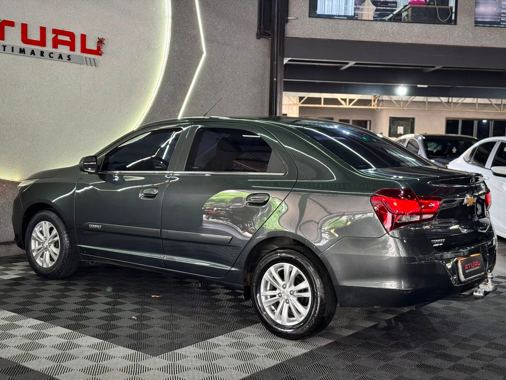 Chevrolet Cobalt Cinza