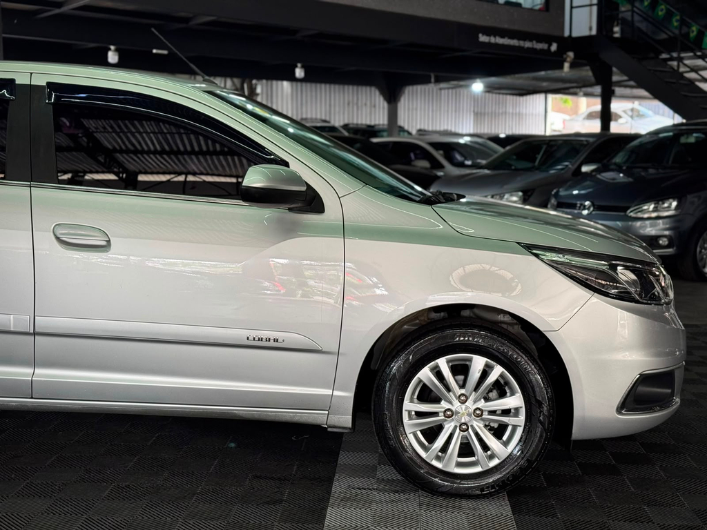 Chevrolet Cobalt Prata