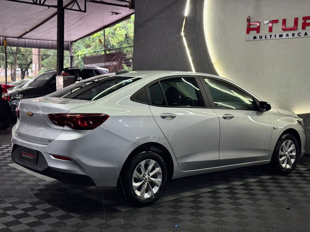 Chevrolet Onix Sedan Prata
