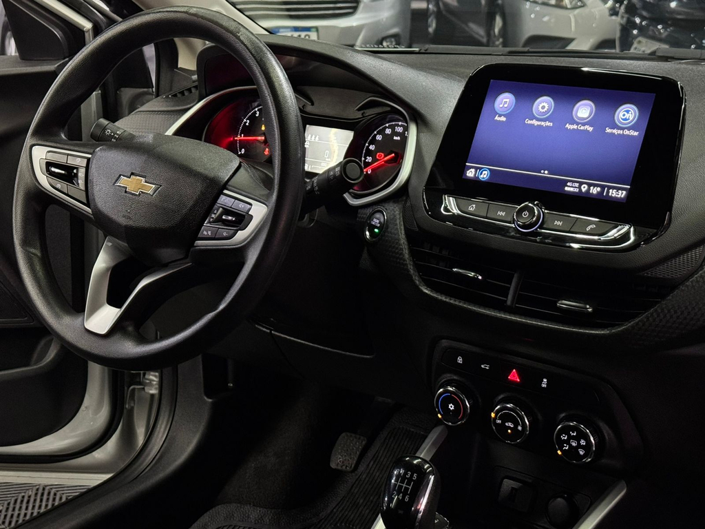 Chevrolet Onix Sedan Prata