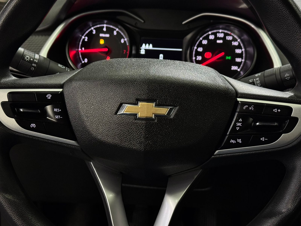 Chevrolet Onix Sedan Prata