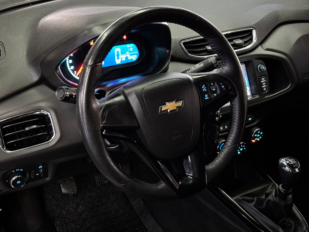 Chevrolet Onix Prata