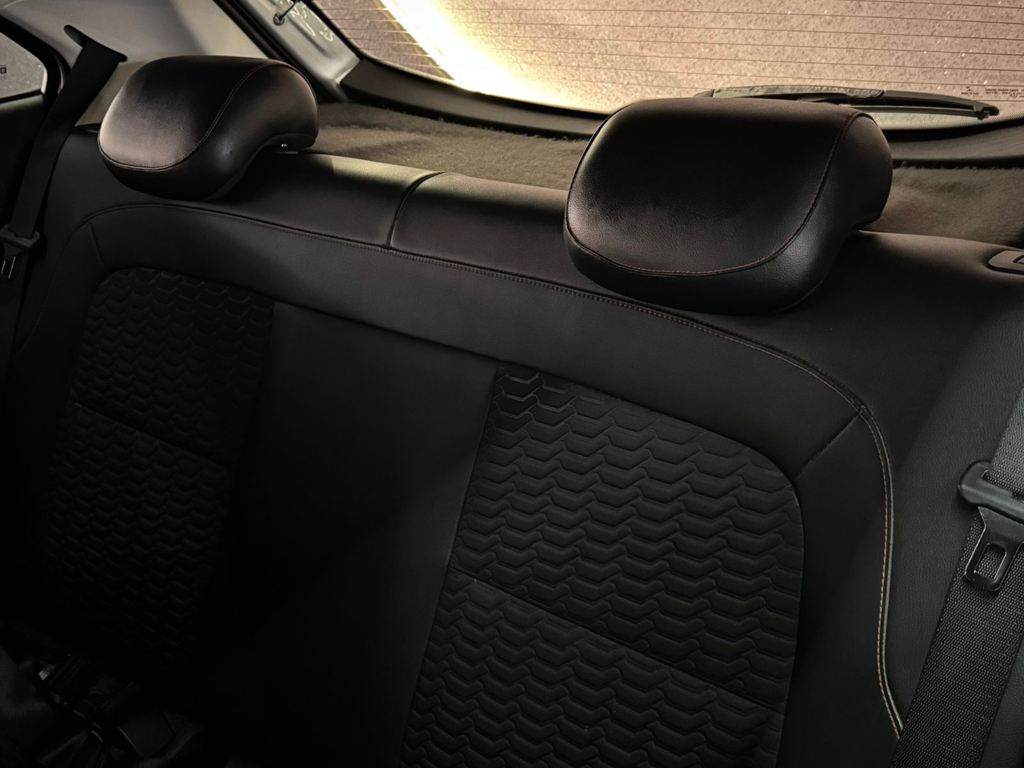 Chevrolet Onix Prata
