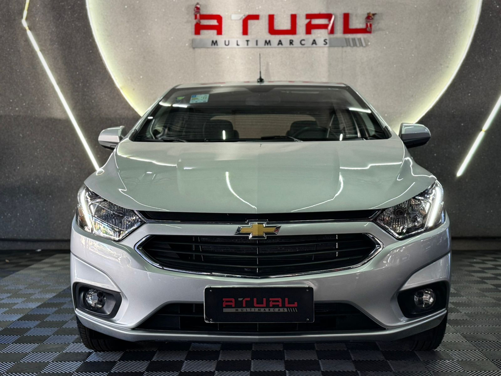 Chevrolet Onix Prata