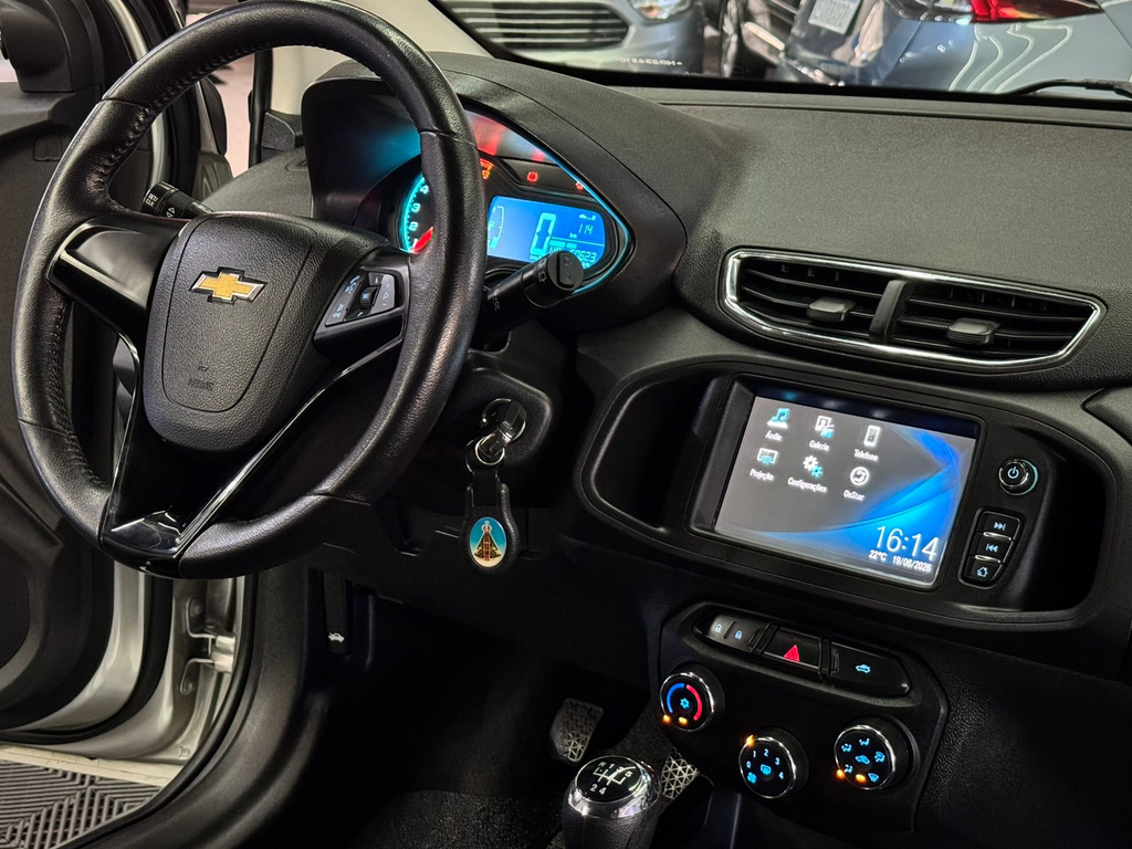 Chevrolet Onix Prata