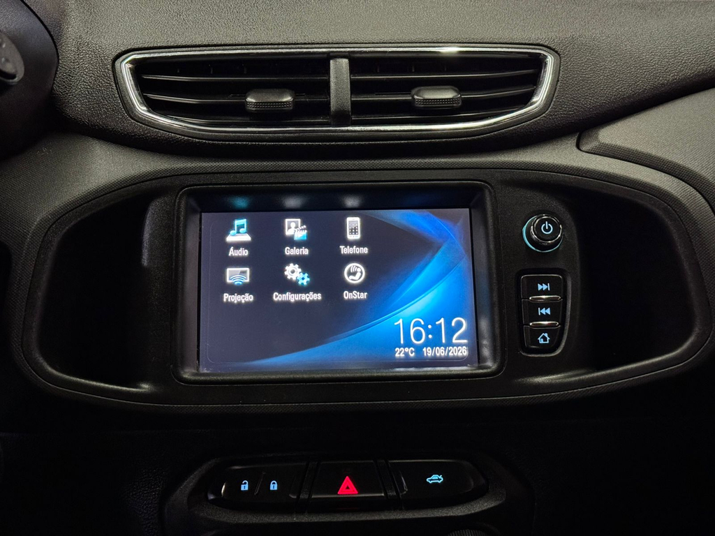 Chevrolet Onix Prata
