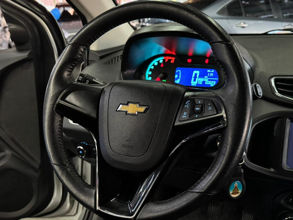 Chevrolet Onix Prata