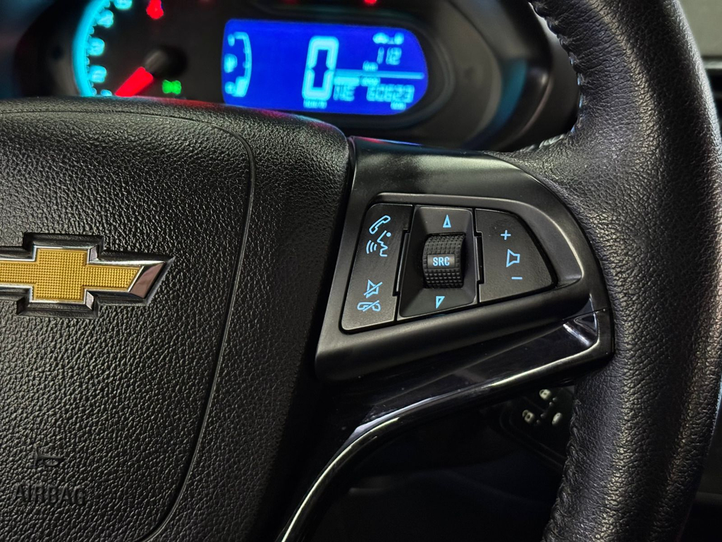 Chevrolet Onix Prata