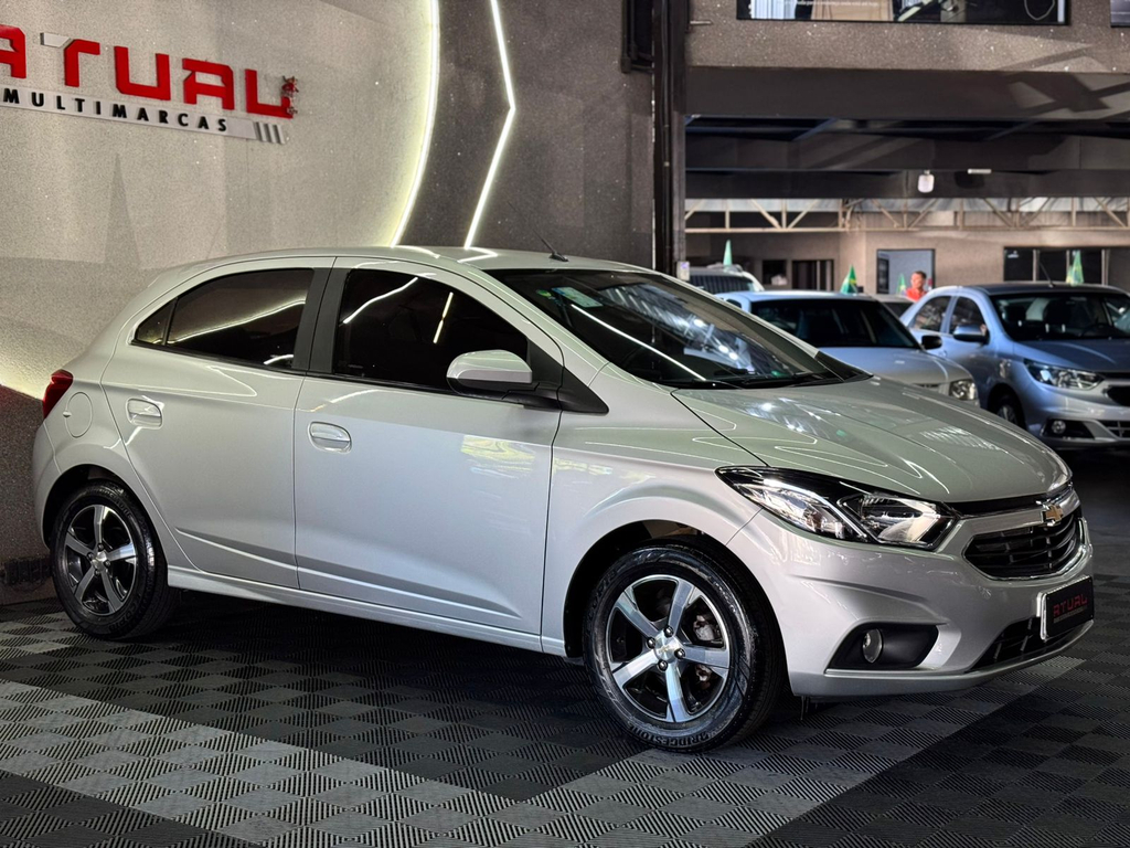 Chevrolet Onix Prata