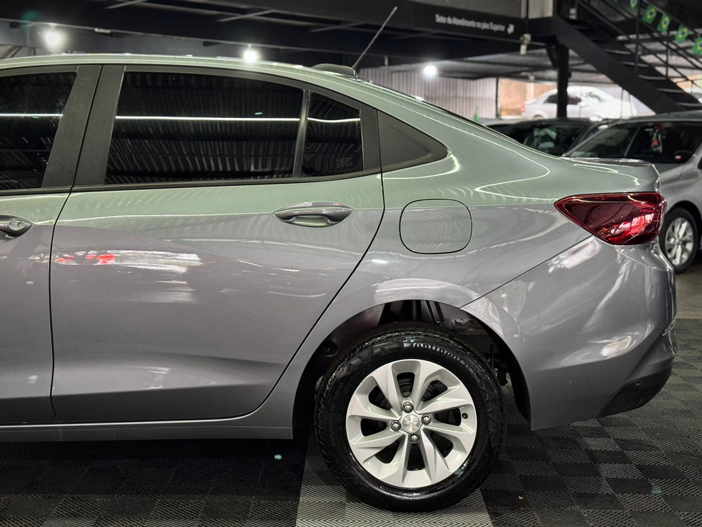 Chevrolet Onix Sedan Cinza