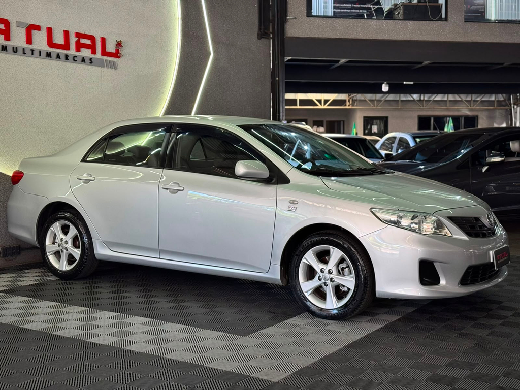 Toyota Corolla Prata