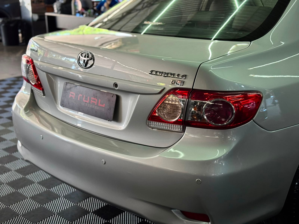 Toyota Corolla Prata