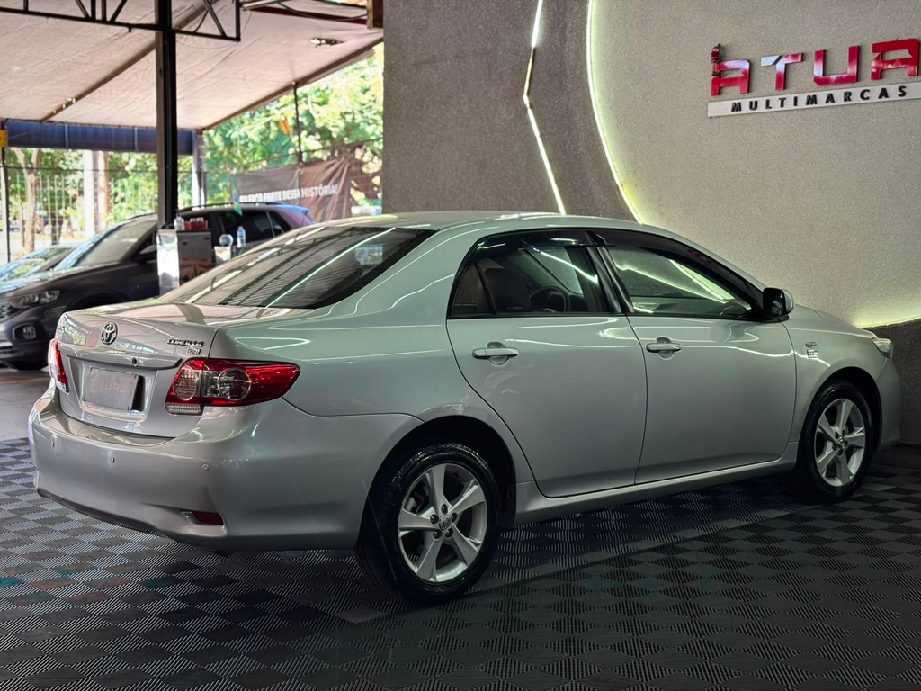 Toyota Corolla Prata