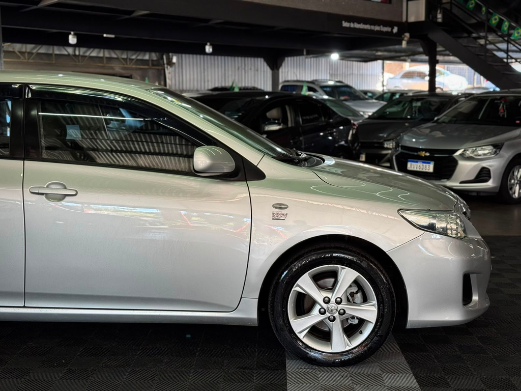 Toyota Corolla Prata