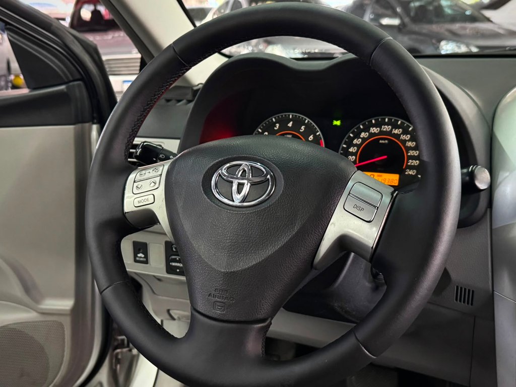 Toyota Corolla Prata