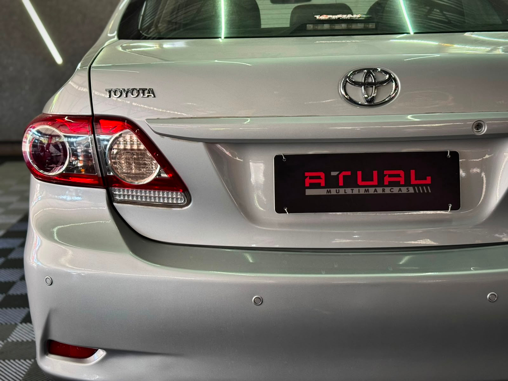 Toyota Corolla Prata